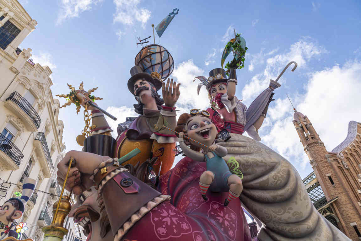 Valencia - fallas 2023 - falla Grabador Esteve-Cirilo Amoros - De aquellos polvos estos lodos 04.jpg